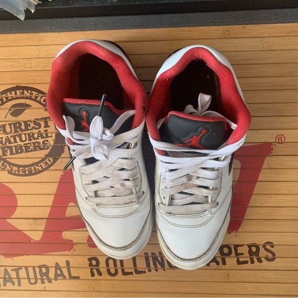 2016 Jordan retro 5 low “Fire Red” 7Y - Picture 5 of 6